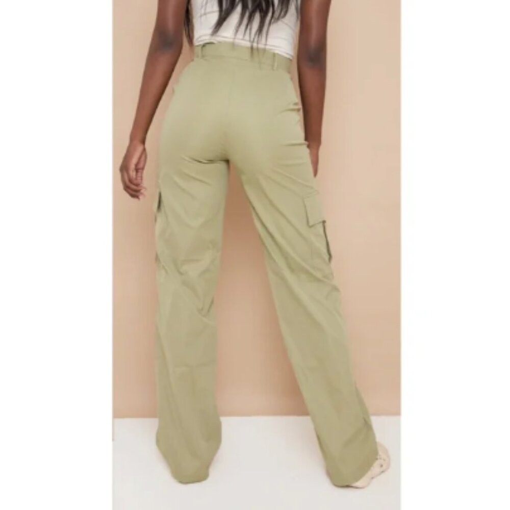 NWT PrettyLittleThing Shape Khaki Buckle Cargo Wide Leg Pants Size 4 - Picture 2 of 12